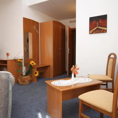 Quadruple Starigrad 3333g Penzion