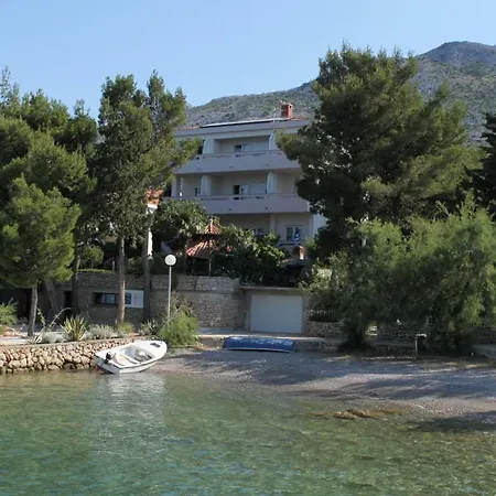 Guest house Quadruple Starigrad 3333g 4*