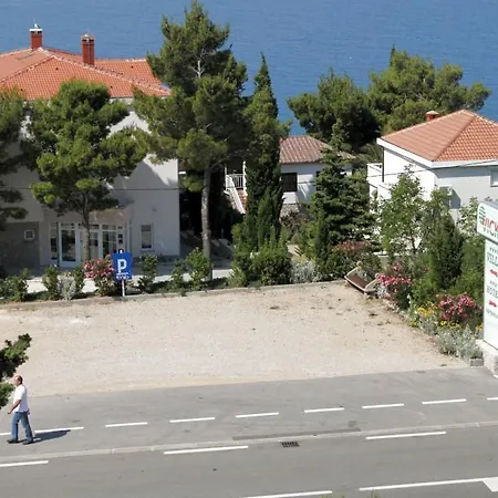 Quadruple Starigrad 3333g 4*