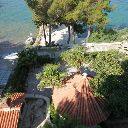 Quadruple Starigrad 3333g 4*